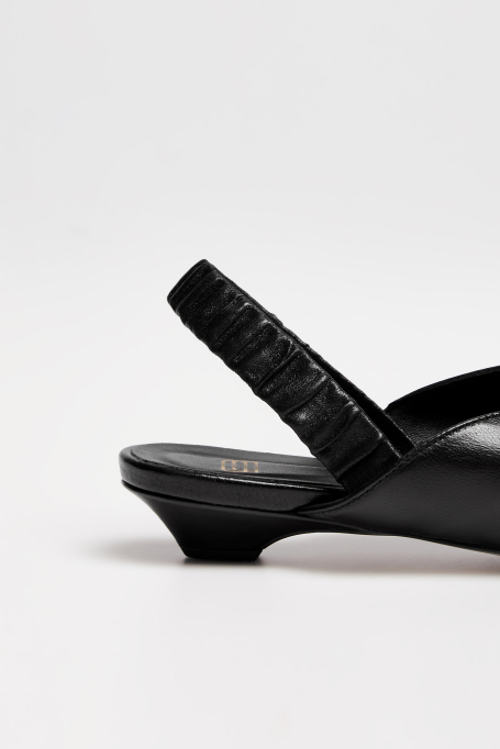 Černé kožené slingback boty