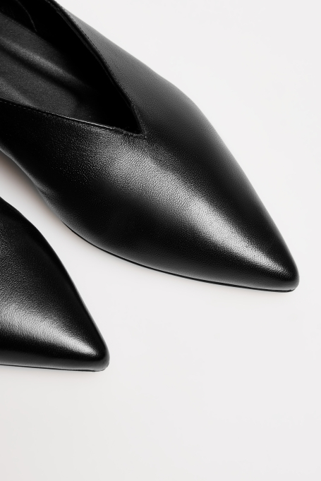 Černé kožené slingback boty