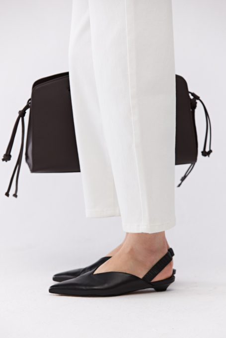 Černé kožené slingback boty