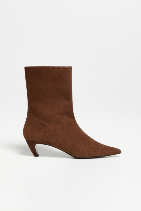Hnědé kotníkové boty ze semišové kůže