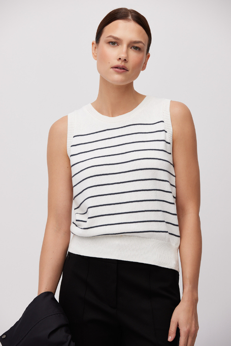 Bílá bavlněná halenka s černými proužky