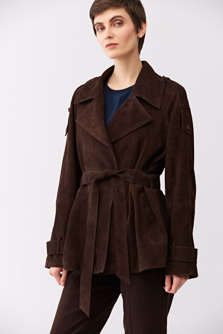 Hnědá kožená bunda s páskem