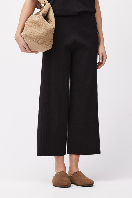 Černé úpletové kalhoty culotte