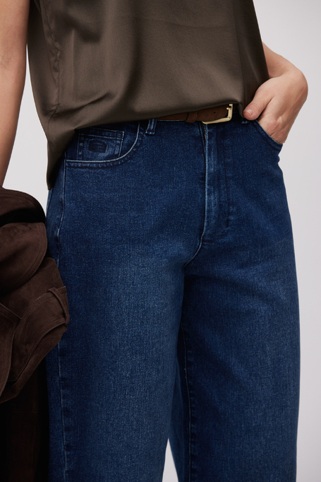 Tmavě modré barrel džíny s vysokým pasem