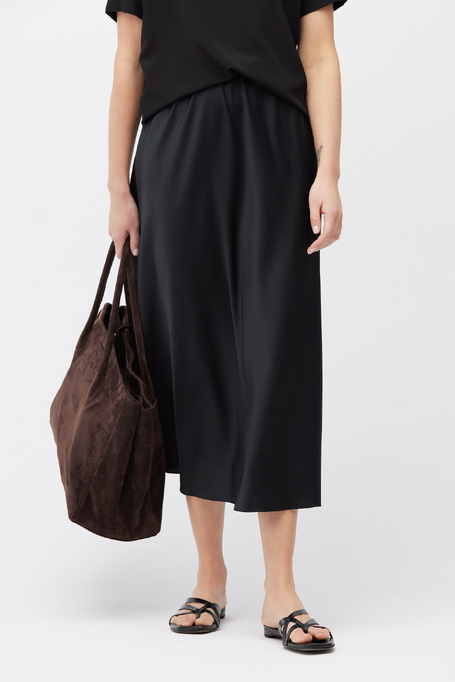 Černá midi sukně z hedvábí
