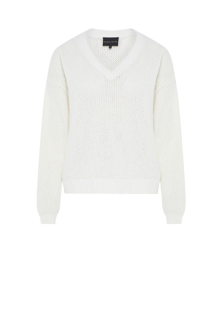 Bílý ažurový svetr s výstřihem do V 