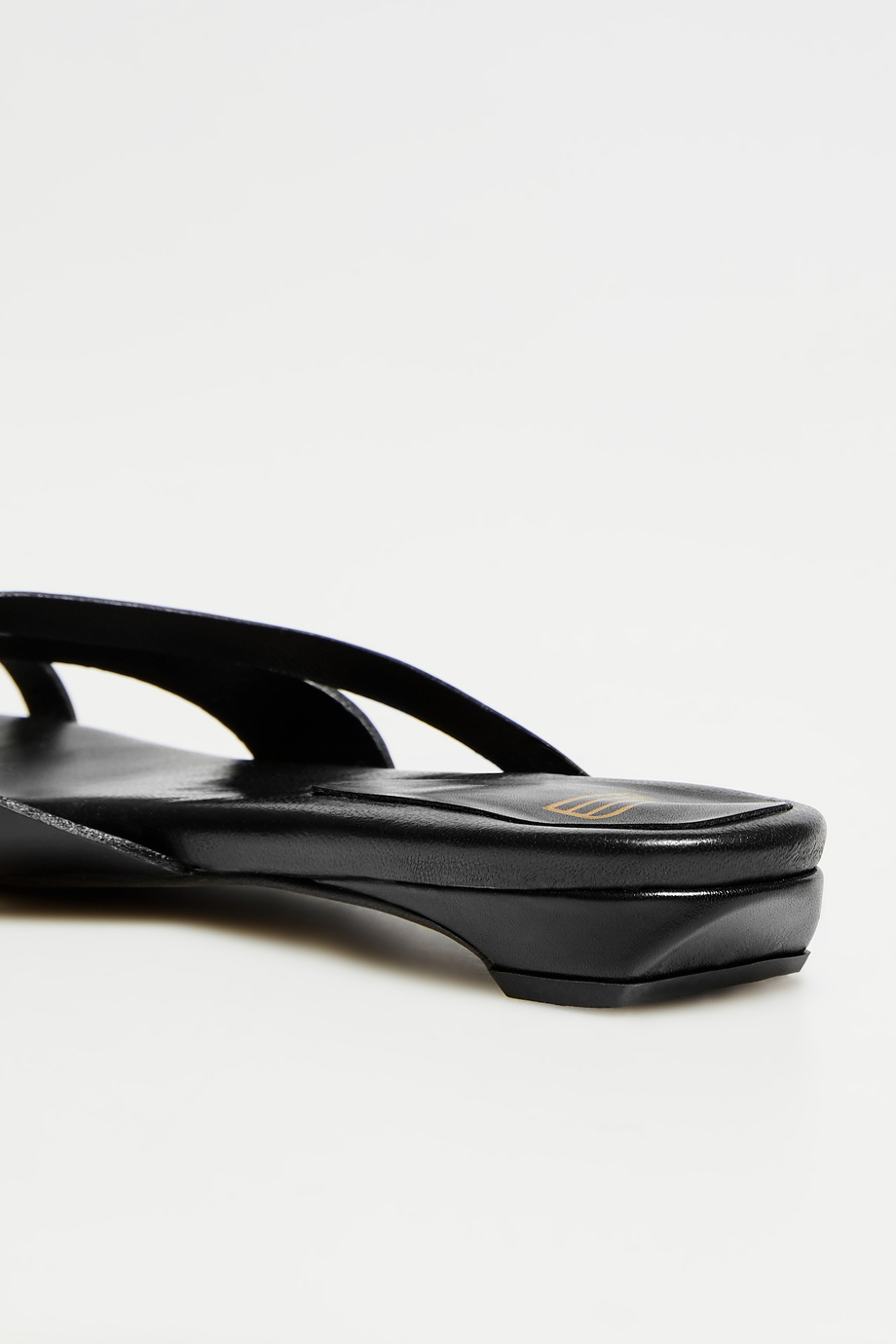 Černé kožené pantofle s nízkým podpatkem - Patrizia Aryton Černé kožené pantofle s nízkým podpatkem - Patrizia Aryton