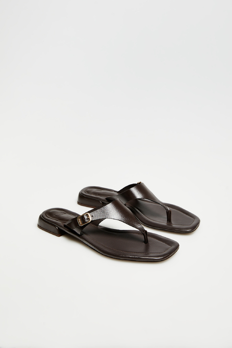 Černé kožené pantofle s nízkým podpatkem - Patrizia Aryton Černé kožené pantofle s nízkým podpatkem - Patrizia Aryton