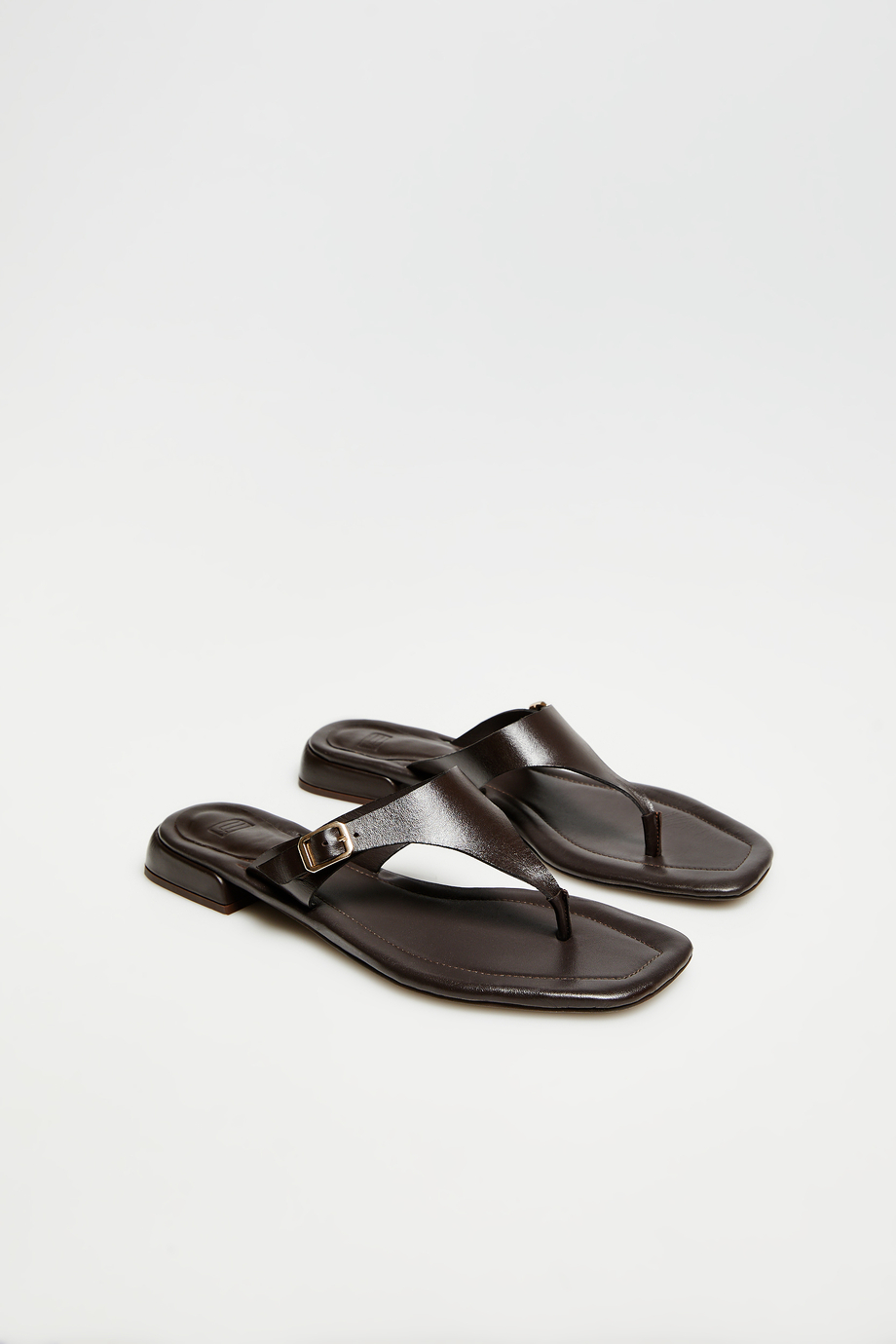 Černé kožené pantofle s nízkým podpatkem - Patrizia Aryton Černé kožené pantofle s nízkým podpatkem - Patrizia Aryton