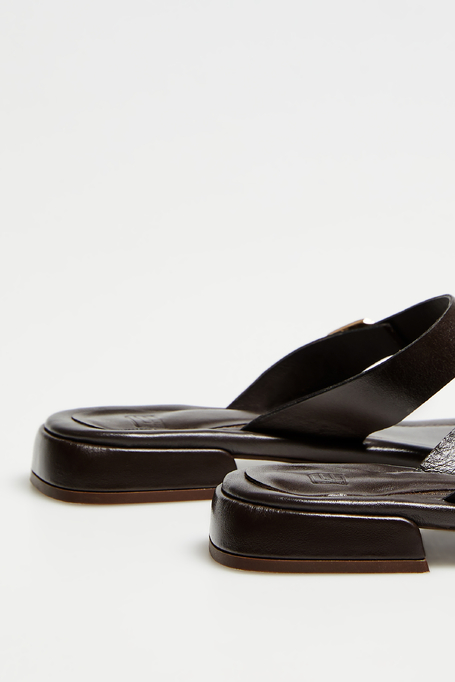 Černé kožené pantofle s nízkým podpatkem - Patrizia Aryton Černé kožené pantofle s nízkým podpatkem - Patrizia Aryton