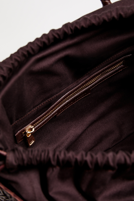 Hnědá taška z pletené kůže Hnědá taška z pletené kůže